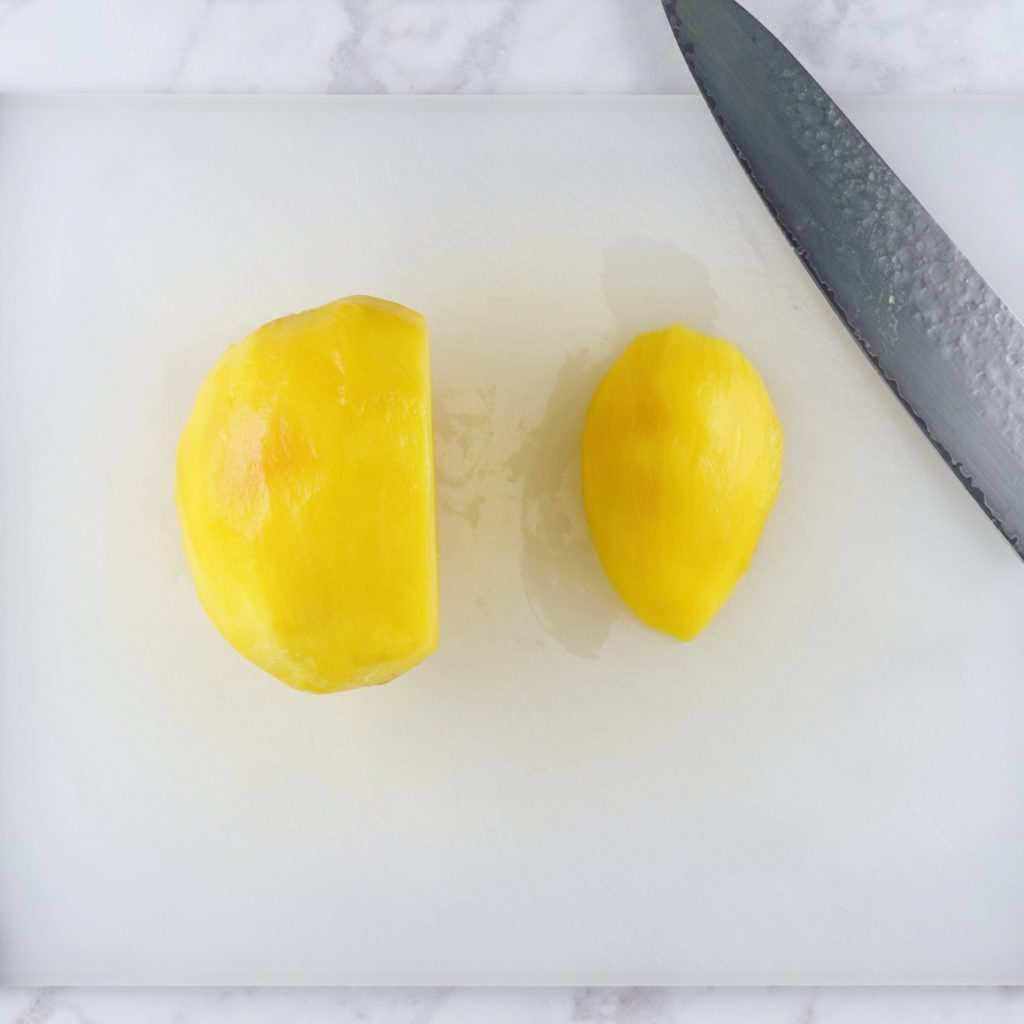 cutting mango side 1