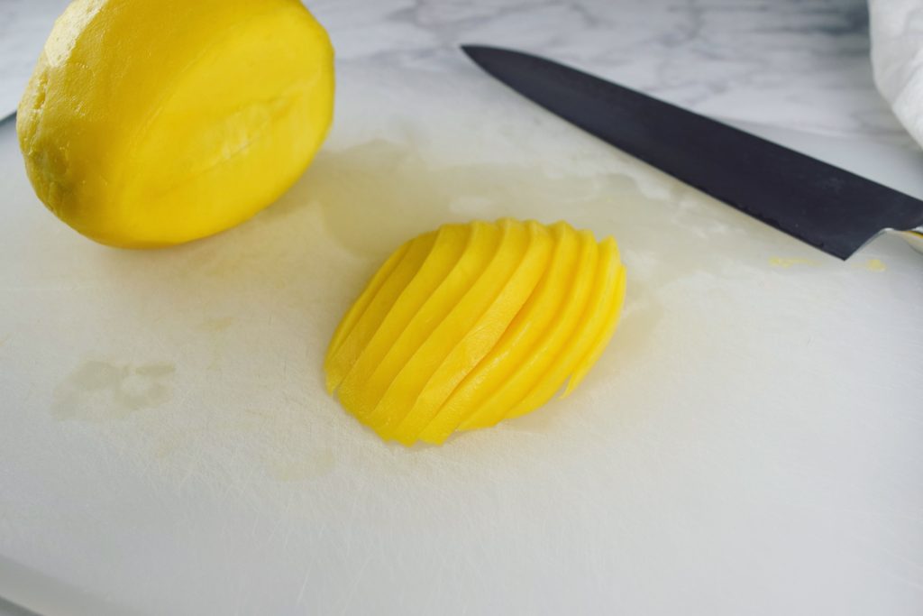 sliced mango for garnish